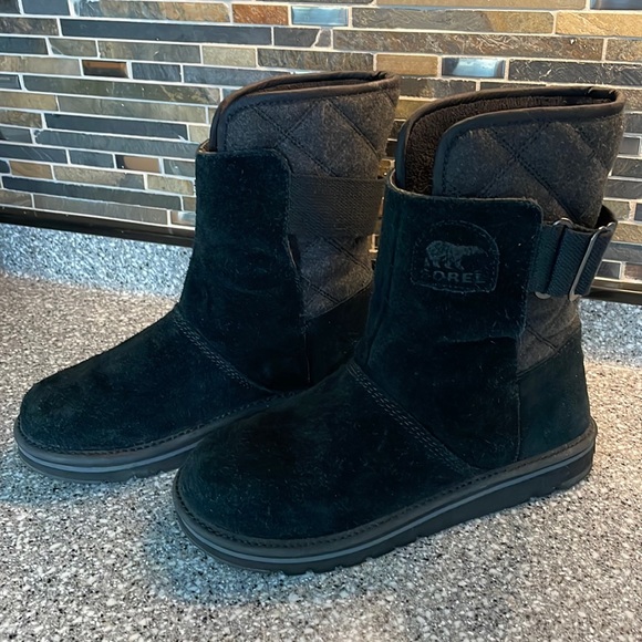 sorel newbie boots black
